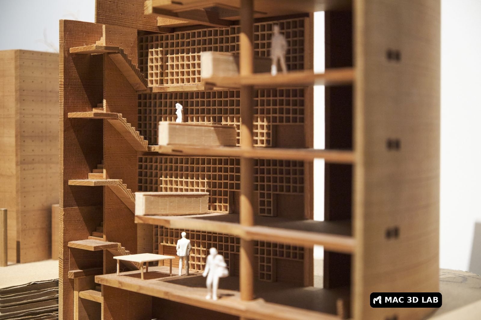 Maqueta de un edificio de varios pisos