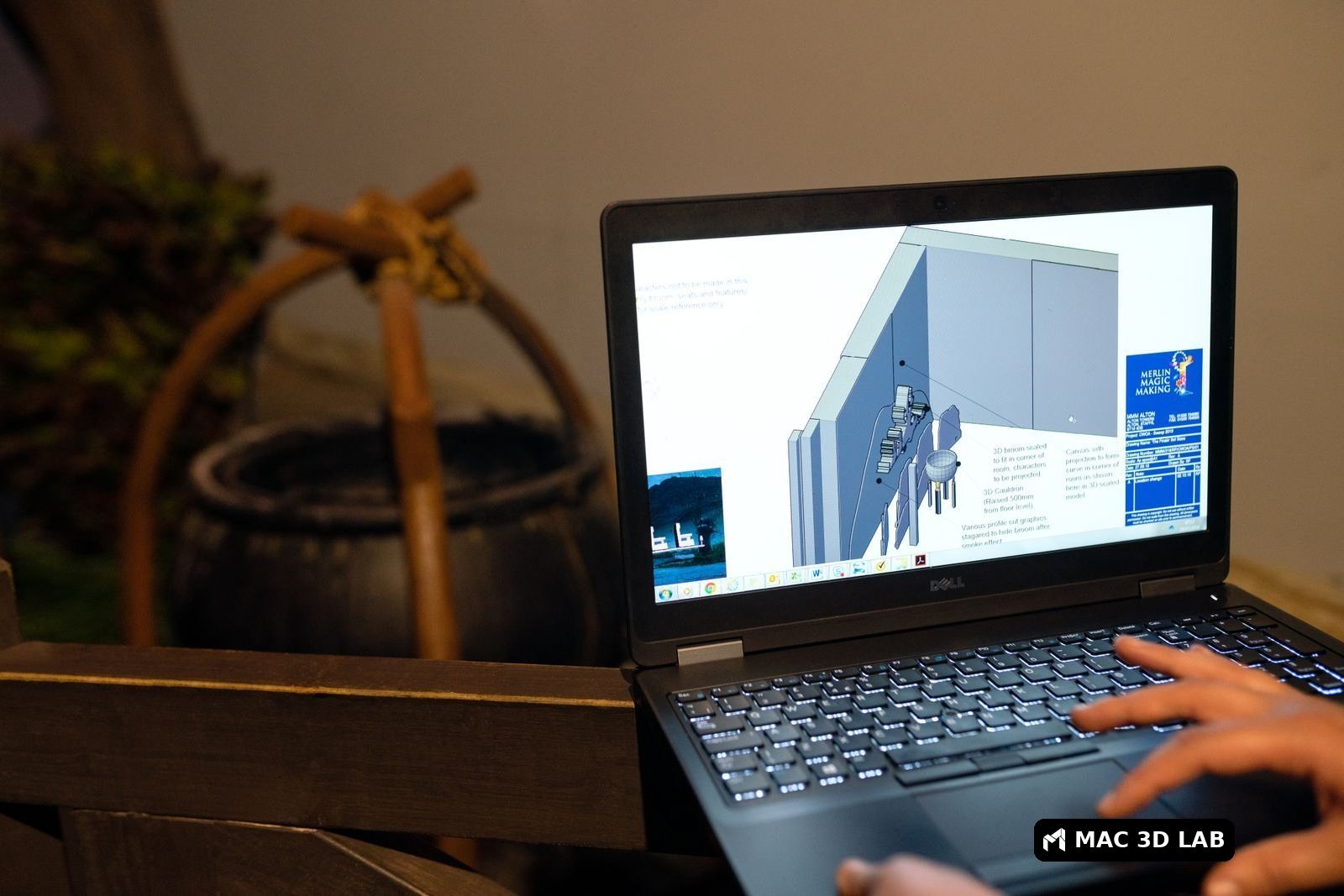 Diseño 3D de una estructura en una laptop